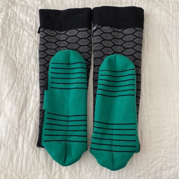 Sumade Waterproof Socks - Picture 12 of 13